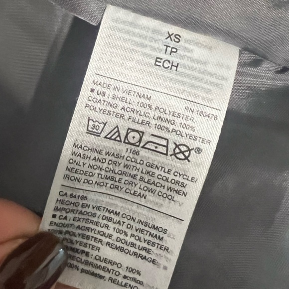 Old Navy gray puffer vest size XS EUC - Picture 7 of 7